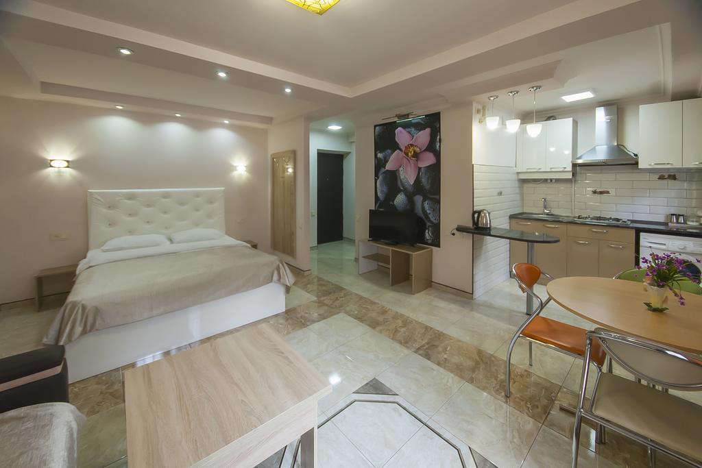 Studio On Papazyan 12 Erevan Exterior foto